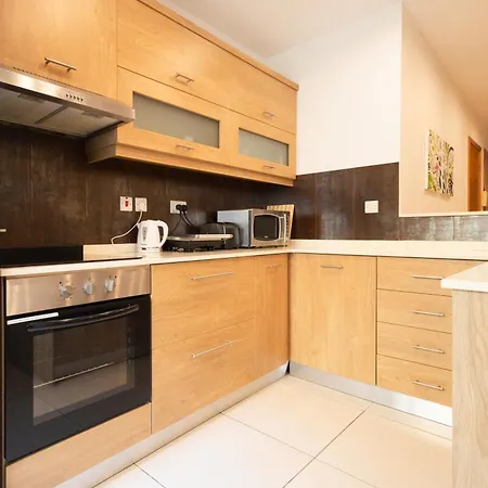 Modern&quiet Twin With Shared Bathroom סליאמה